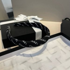 Chanel headband