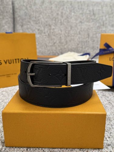 Louis Vuitton Lv Slender pebbled double-sided belt series, original factory hard
