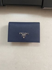 Prada's latest men's card holder, synced with the official website, authentic pr