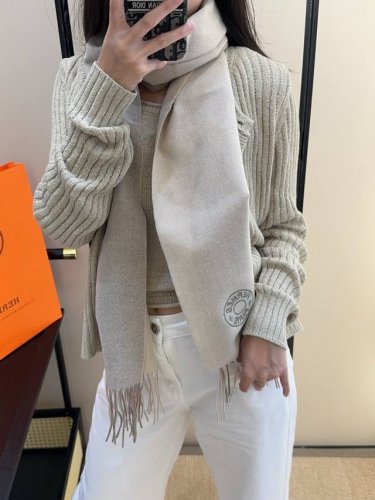 2025 Hermes scarf, featuring a rare and gentle color scheme, understated yet ele