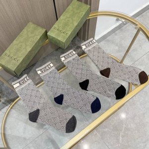 Includes four pairs of Gucci mid-calf socks in one box. High-quality version! A