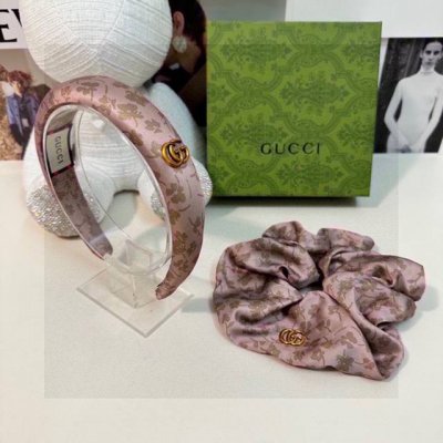 Special two-piece set with counter packaging Gucci's latest hit is here. Floral