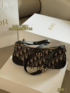 with cowhide Size: 26*11Cm This bag is enough for summer D has secretly release