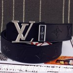 Product Name: Lv..Louis..Vuitton Original Model: Please look for the counter pac