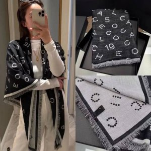 Digital Marker 140*140cm. 86% Sheep Wool. 14% Silk. selects top-grade sheep woo