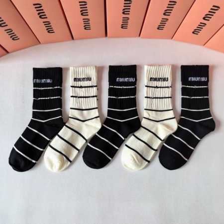Special packaging from official stores! Miu Miu's new mid-length slouch socks! F - Click Image to Close