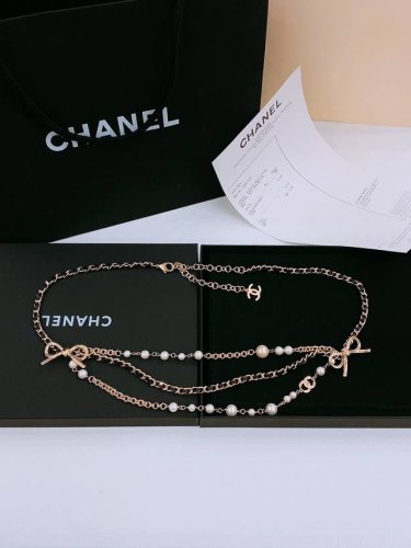 Ch Nel chain letter black leather waist chain The chain splicing design is full
