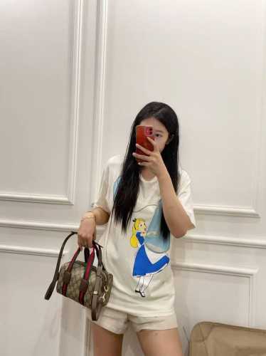 Cool Gucci Boston Pillow Bag Very cool and versatile fashion trend Can be easily