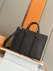 Top-quality original M11742 Black Flower This Sac Plat 24H handbag features the