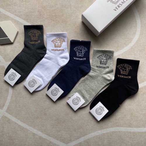 Special Versace new short-tube men's socks, one box of five pairs. Made of pure