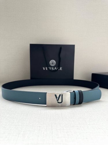 Width 3.5cm This is a 35mm full-grain leather belt with a metal Greca buckle an