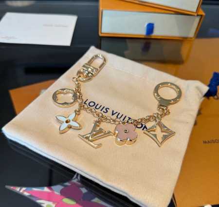 LV keychain bag charm Fleur De Monogram bag charm chain focuses on the classic M - Click Image to Close
