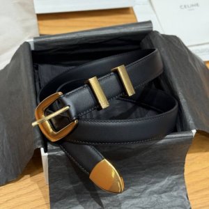 Arc de Triomphe Women's Belt This belt is made of cow leather. The bottom is ma