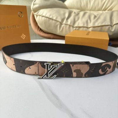 L0Uis Vuitt0N latest upgraded version of the counter, 40mm wide, exquisitely cra