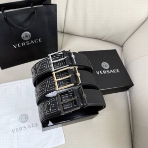 Versace, 4.0cm wide Medusa Heritage belt. Black, calfskin, engraved logo, Medus