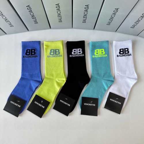 Special packaging for Balenciaga's new mid-length slouch socks! Five pairs per b