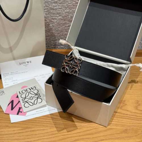 New Women's Belt Ewe Classic Logo Belt, Very Practical Smooth Calfskin Reversibl