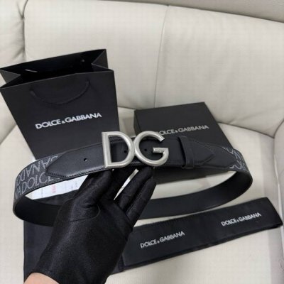 Dg, width 4.0Cm Dolce&Gabbana's new calfskin belt is full of capable attitude. T