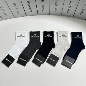 Special packaging from the boutique! Balenciaga's new mid-length slouch socks! F