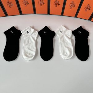 Specially packaged Hermes new embroidered mid-calf socks! Five pairs per box, sa