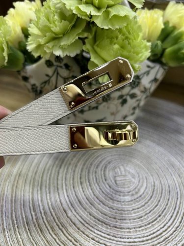 High-quality version of H's popular Kelly belt 2.0 Cmepsom calfskin belt, with