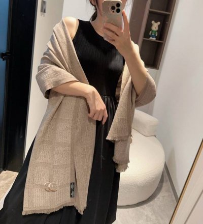 Grab this top-tier original, authentic, exquisitely beautiful Chanel piece