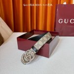 This Gucci 30mm belt features a soft Gg Supreme canvas on one side and black ca