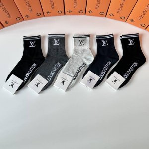 Specially packaged Louis Vuitton new mid-calf socks/slouch socks! Five pairs per