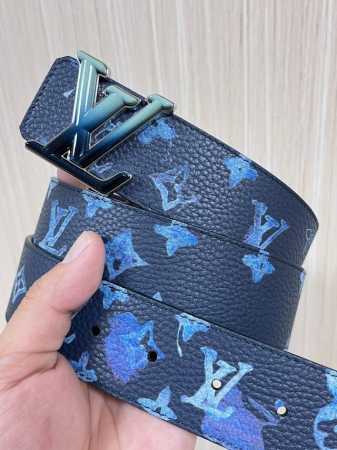 This reversible belt captures a painter's creative moment with a watercolor eff - Click Image to Close