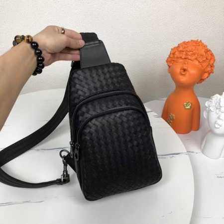 Bv men's chest bag, leaning towards simplicity, with leather as the key feature, - Click Image to Close