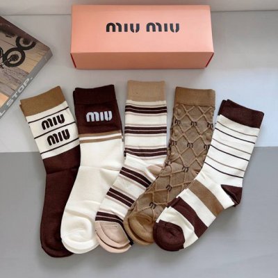 Packaged with 5 pairs per box. Miu Miu high-quality new trendy long socks, reco