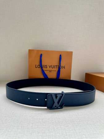 4.0 Wide Lv Taurillon Reversible Belt features two sides, one in grained Monogra - Click Image to Close