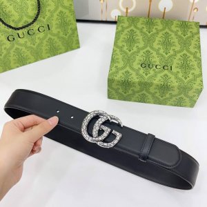 Gucci 4.0cm cracked copper buckle, snakeskin pattern, paired with double-sided t