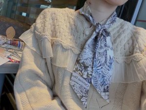 Dior's latest double-layer headband. It looks better and better the more you lo