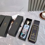 Hepburcat is naturally delicate, with extraordinary temperament and high fashion