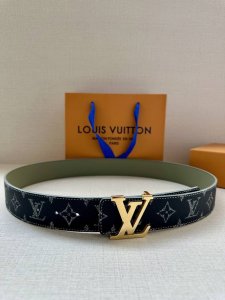 Special 4.0 Width: The New Lv Initiales Double-Sided Belt From The 2025 Spring/S