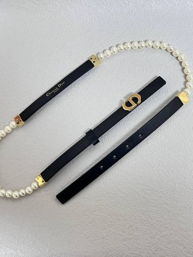 This season's new iconic Dior Caro beaded belt is meticulously crafted from whit