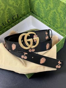 2025 Spring/Summer Collection. The brand's iconic Gg diamond logo is reinterpret