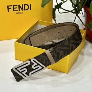 Fendi Reversible double-loop belt with Ff snap fastener. Made of brown Cuoio Rom
