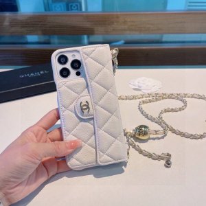Chanel Chanel's popular mobile phone case in the fashion circle The same chain a