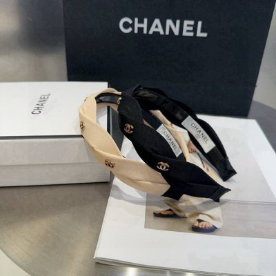 Comes with packaging box Chanel's latest popular headband, super beautiful! Exud