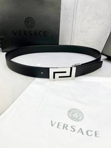 Width 3.5Cm Versace This Soft Palm Leather Belt Is Decorated With A Geometric Gr