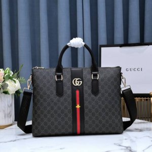 Exclusive, original, and stylish new Gucci bag. A traditional, unique single-zi