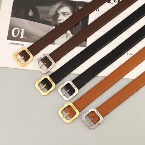 Mimi calfskin belt. Accessories continue to lead the trend of the new series, wi