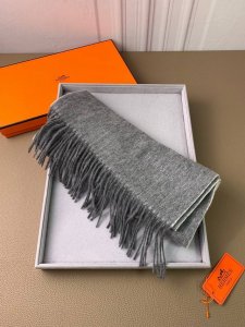 H's shop. Double-sided men's cashmere scarf, 3 colors! I feel like I'll never fa