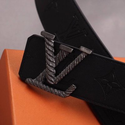 Lv 2025 Spring and Summer official website synchronization The fabric is made of