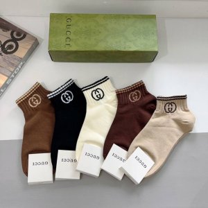 5 pairs per box with packaging Gucci short socks, a super popular item on Insta