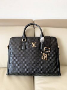 Model: 2830 Double-zip briefcase, condensing all seven days of the week. This i