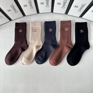 Special boutique packaging Chanel's new embroidered mid-calf slouch socks! Five