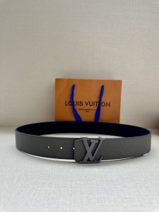 4.0 Wide Lv Taurillon Reversible Belt features two sides, one in grained Monogra